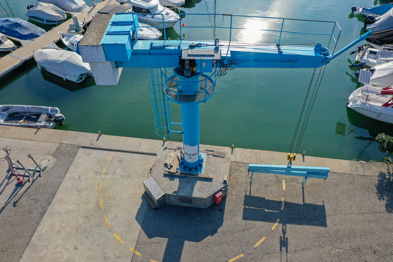Port de Founex Grue haut Port de Founex Grue haut