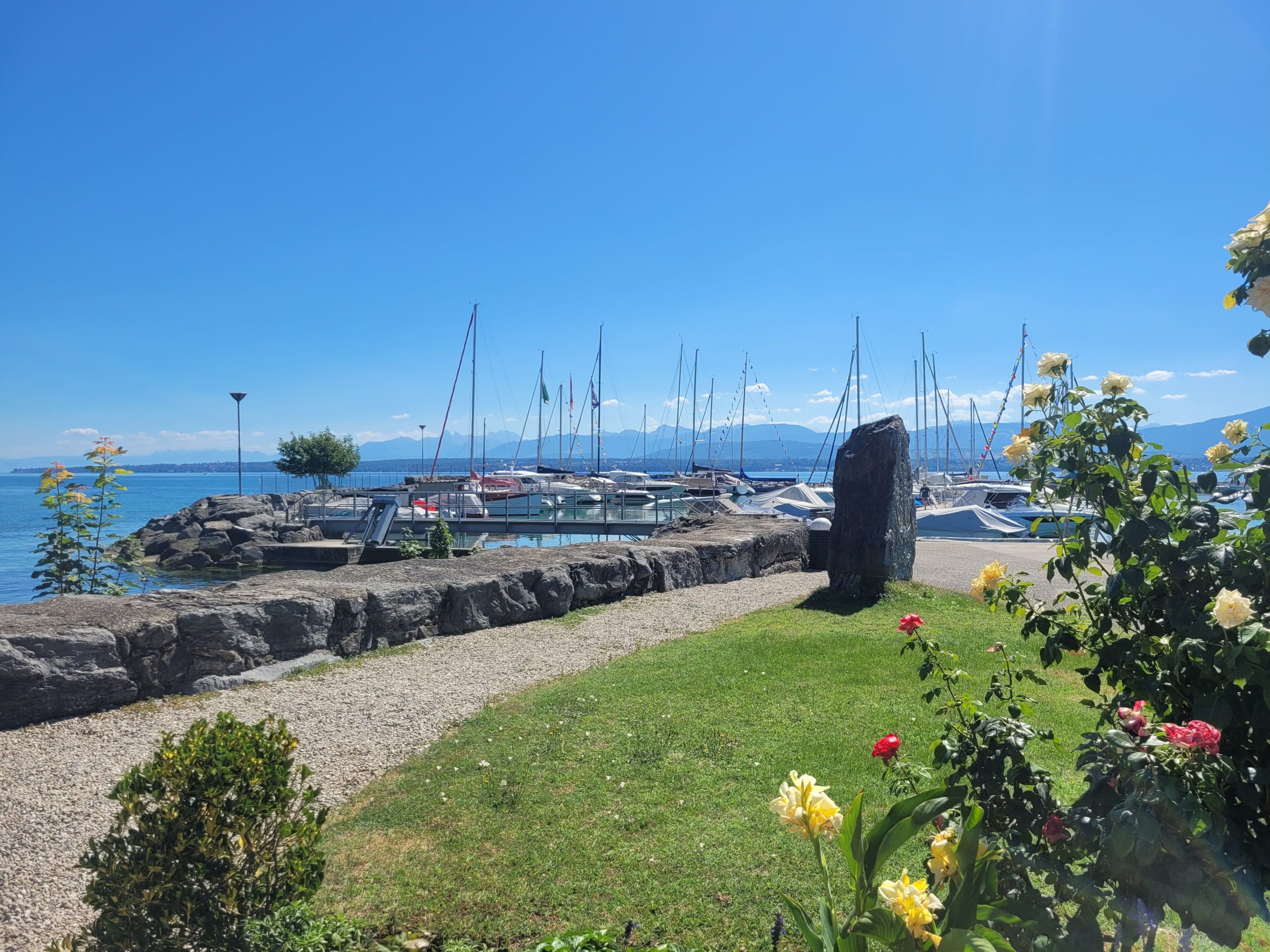 Vue du port de founex depuis jardin